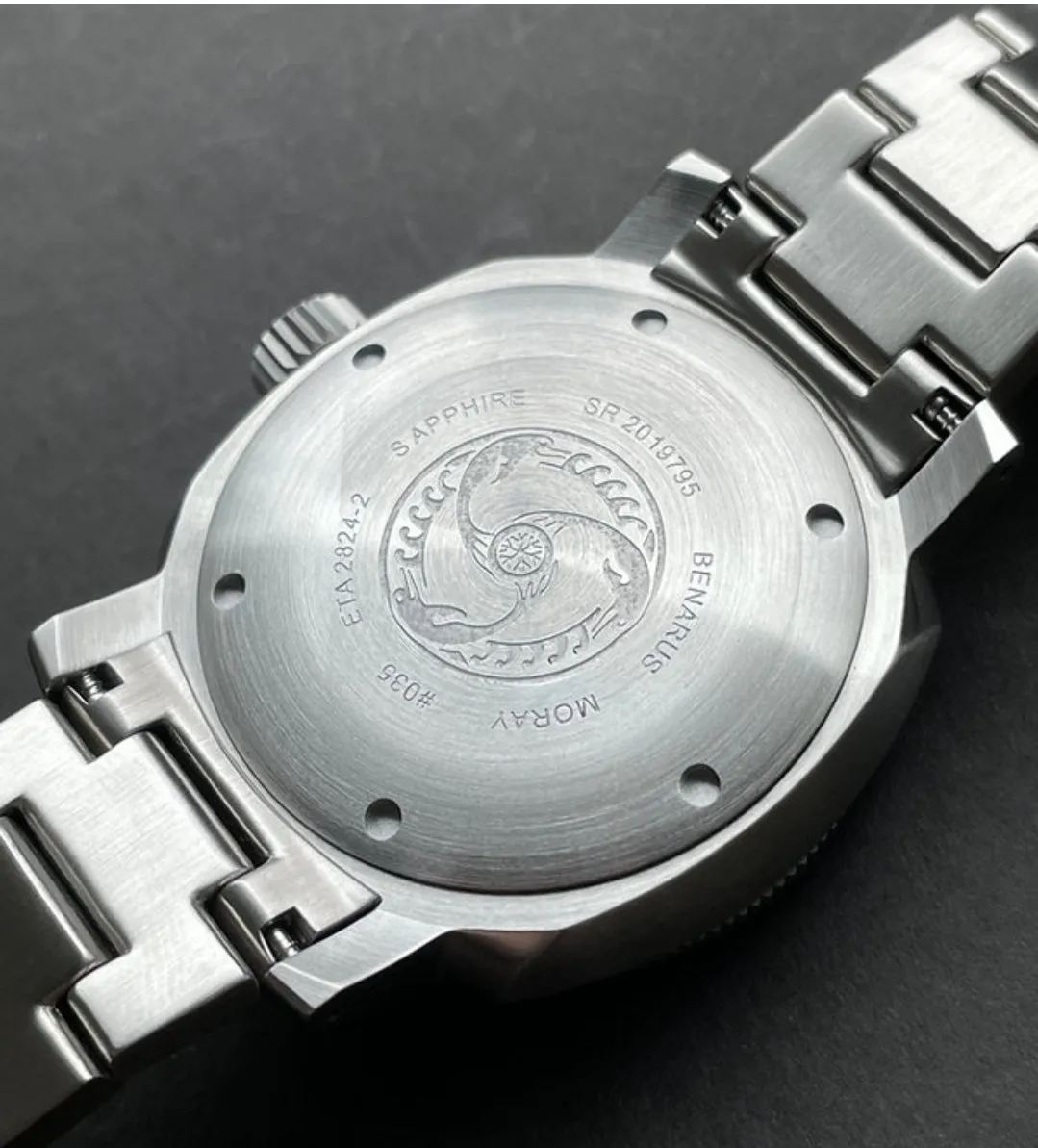 Benarus Moray Watch 40 steel grey dart