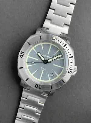 Benarus Moray Watch 40 steel grey dart