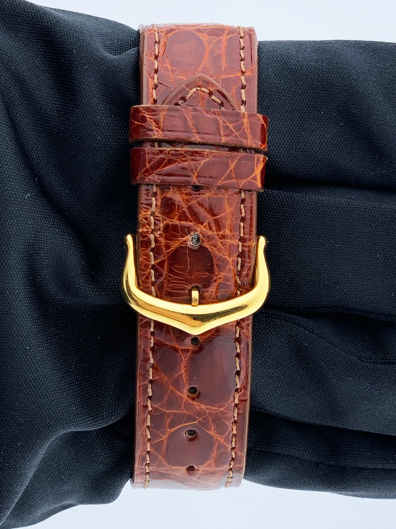 Cartier Tank Louis 8810 18K Yellow Gold Ladies Watch