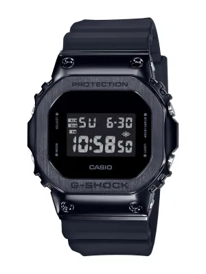 Casio GM5600B-1