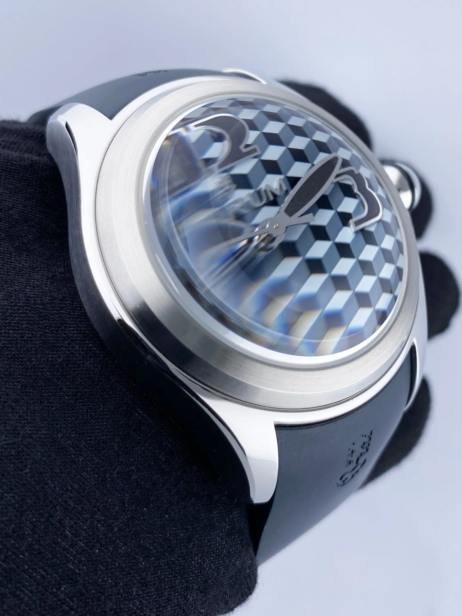Corum Bubble 082.310.20-0371 VA01 Limited Edition Mens Watch Box Papers