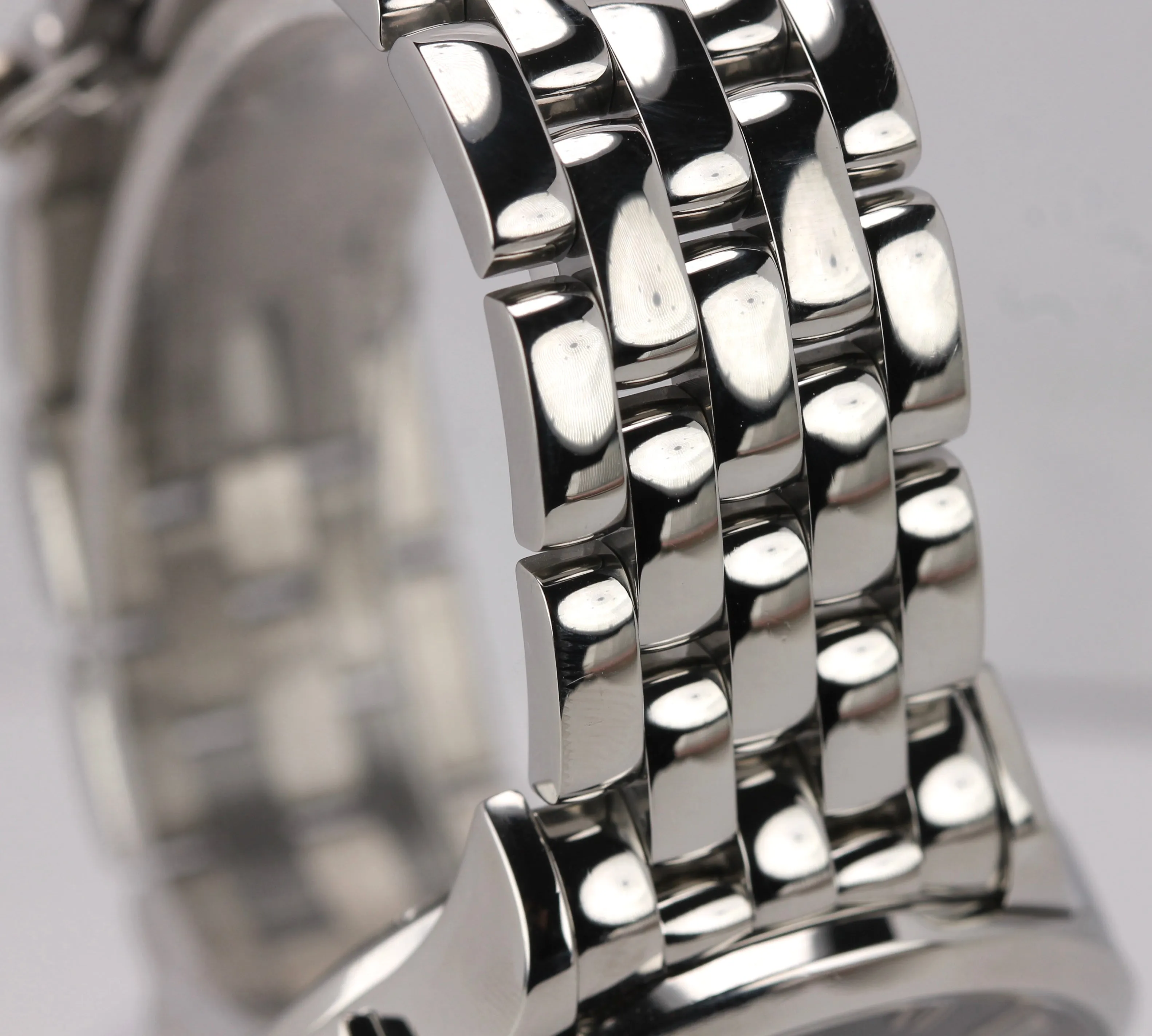 Eberhard & Co Extra-Fort Roue a Colonnes 41mm Grand Date Chronograph Watch 31146