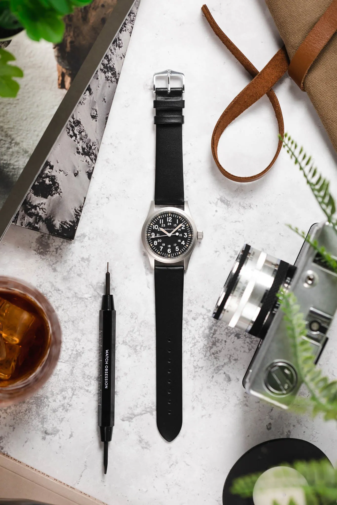 Hirsch TORONTO NQR Fine-Grained Leather Watch Strap in BLACK