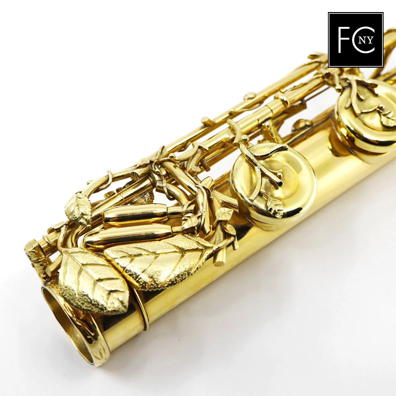John Lunn "The Dryad's Touch" - 18K green gold flute, specialty engraving, offset G, D/B footjoint
