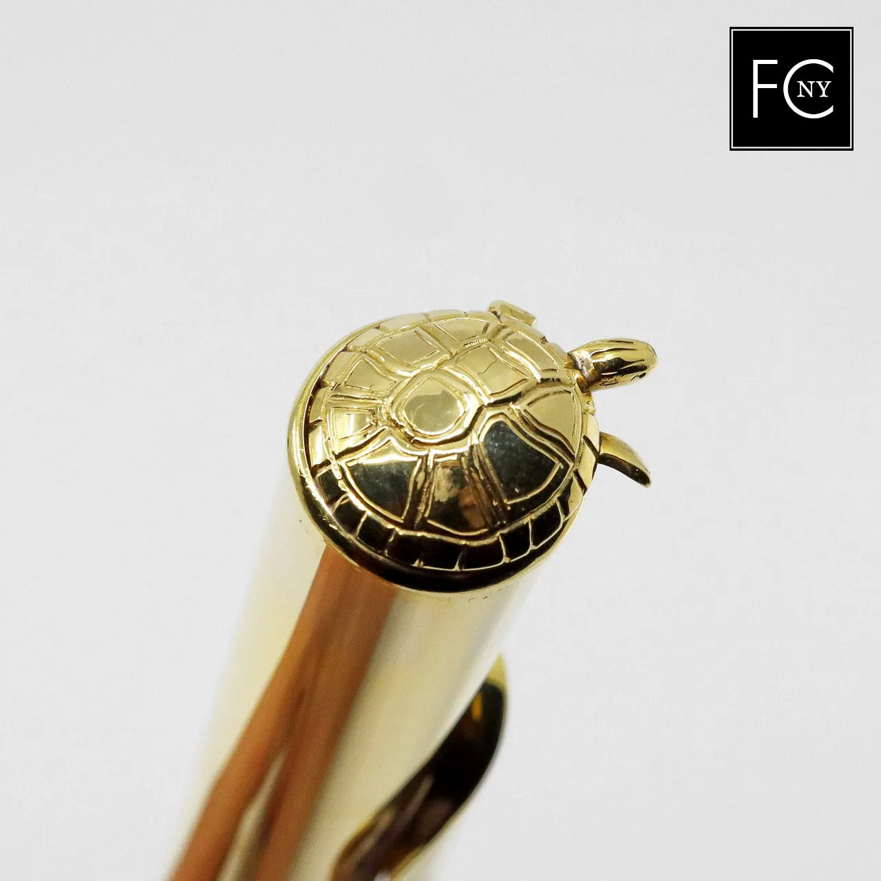 John Lunn "The Dryad's Touch" - 18K green gold flute, specialty engraving, offset G, D/B footjoint
