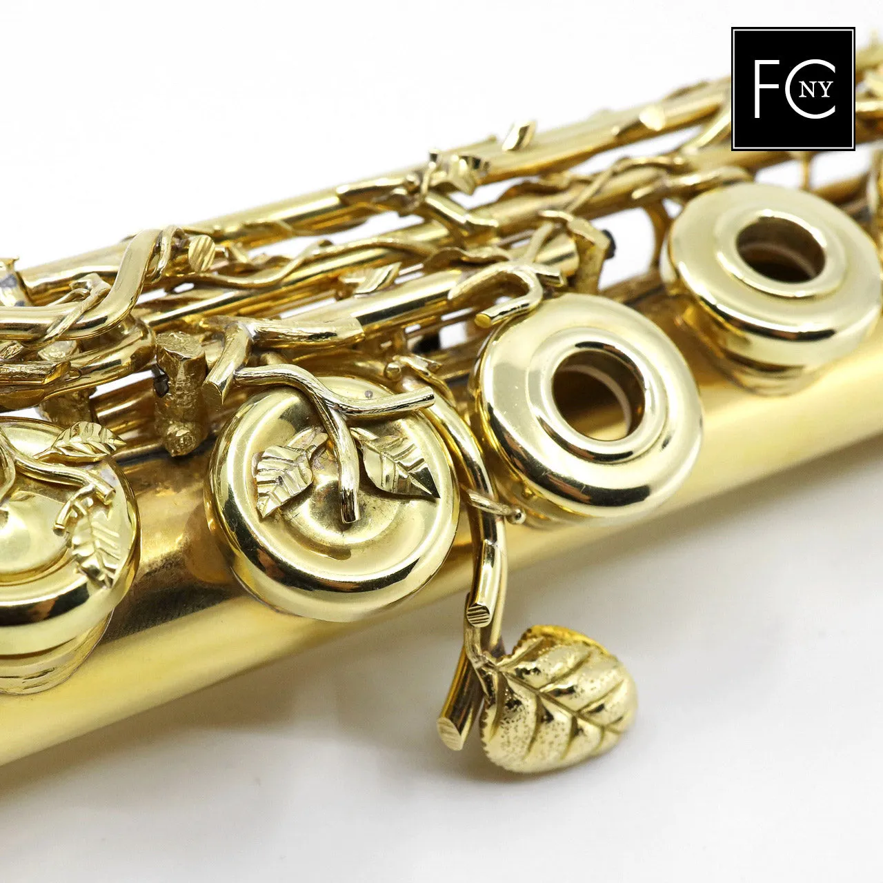 John Lunn "The Dryad's Touch" - 18K green gold flute, specialty engraving, offset G, D/B footjoint