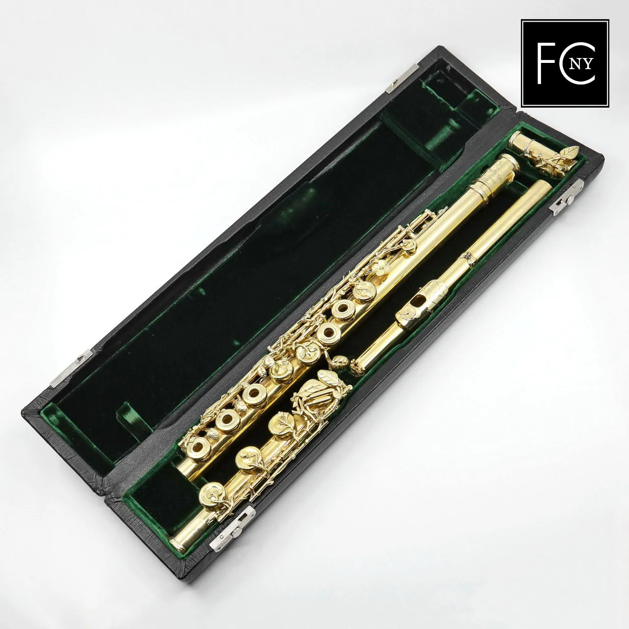 John Lunn "The Dryad's Touch" - 18K green gold flute, specialty engraving, offset G, D/B footjoint