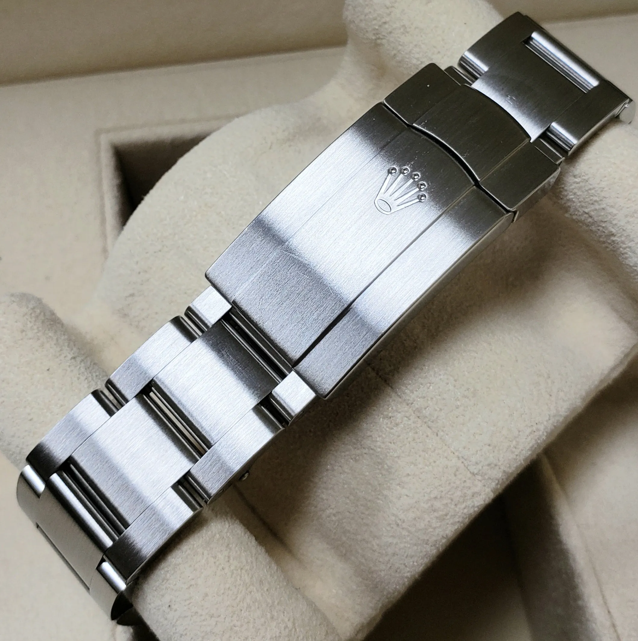 MINT NOV. 2020 Rolex Oyster Perpetual 41mm CORAL RED Oyster Steel Watch 124300