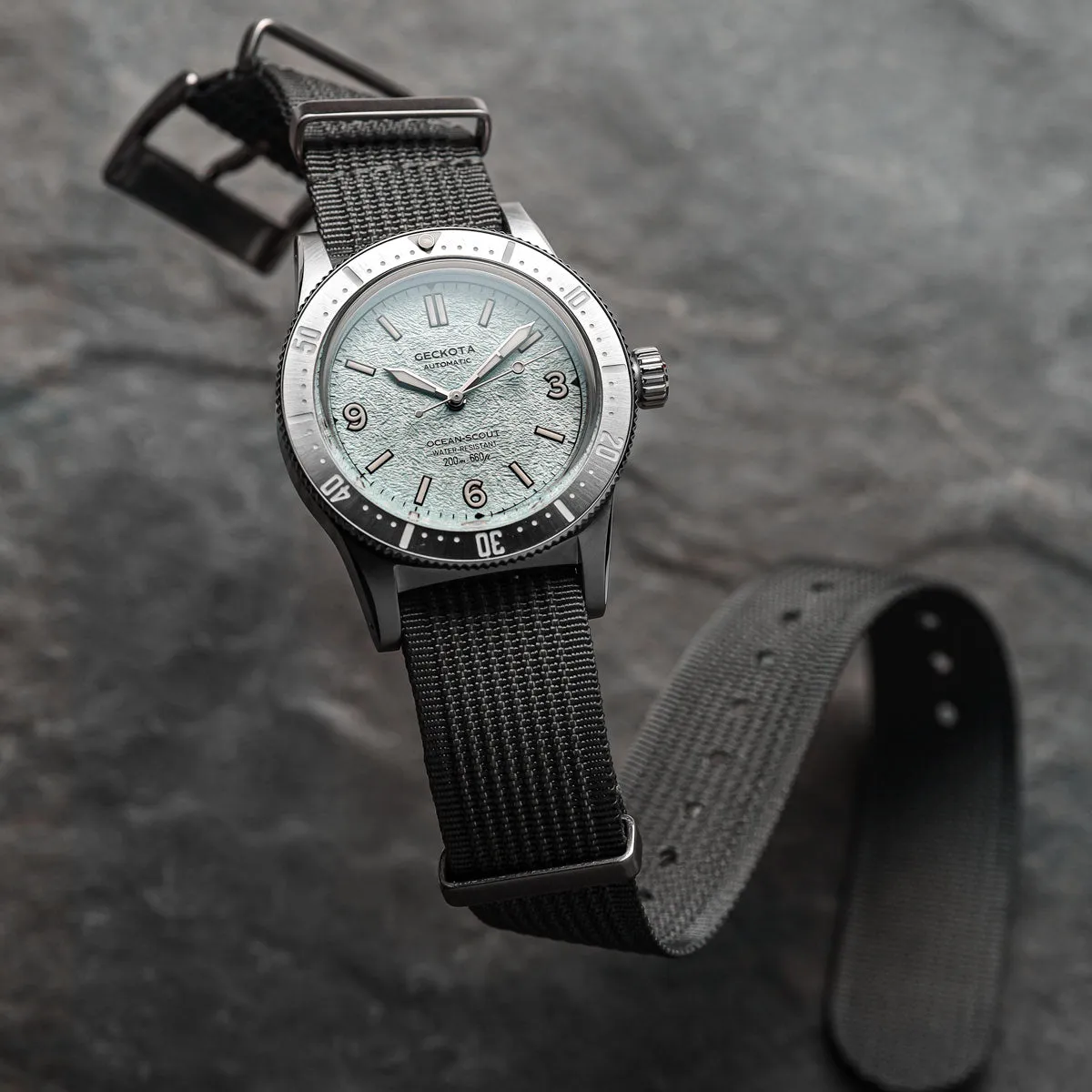 Ocean-Scout Dive Watch - Frost