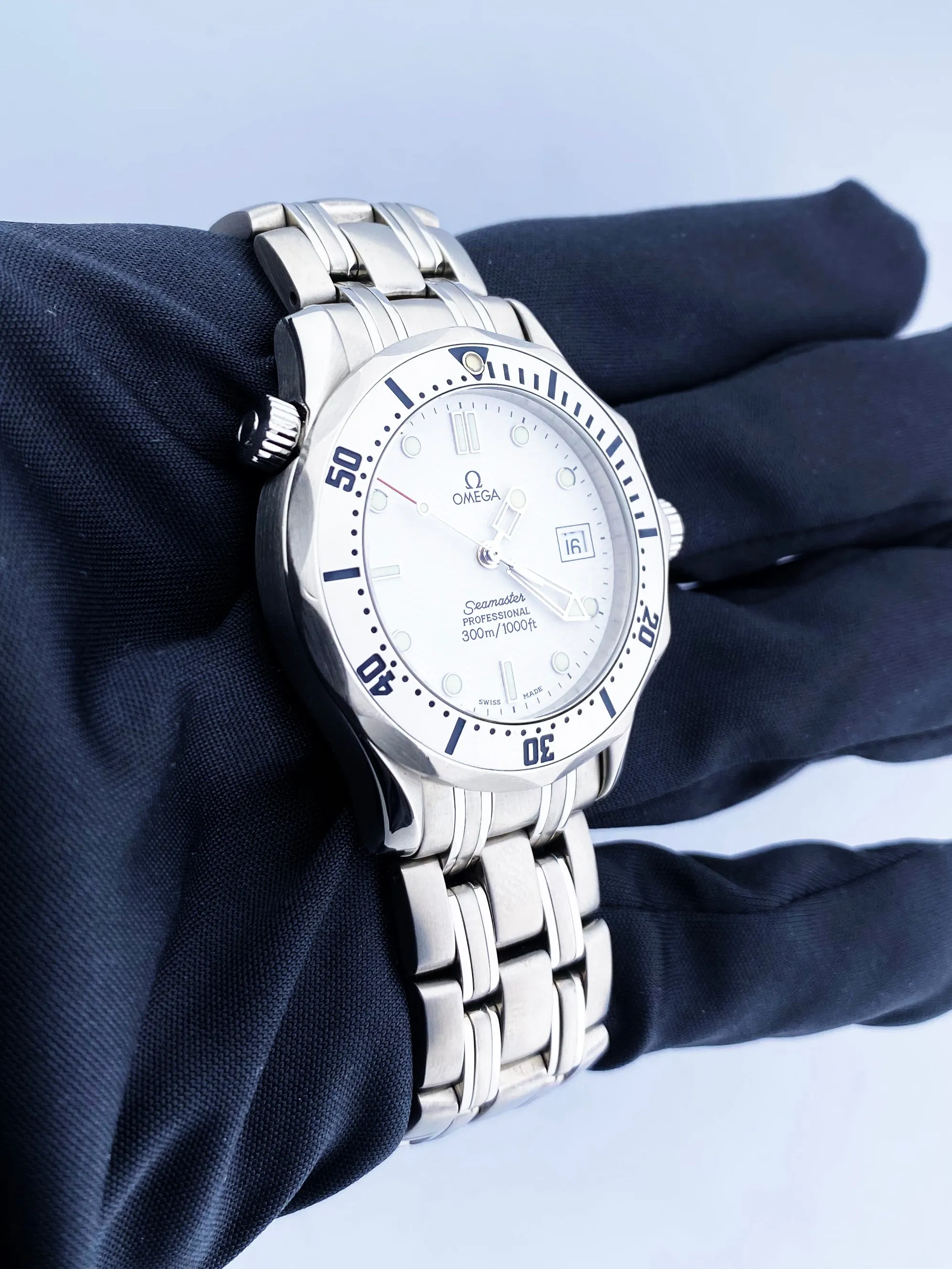Omega Seamaster Professional 2562.20.00 Midsize Men's Watch