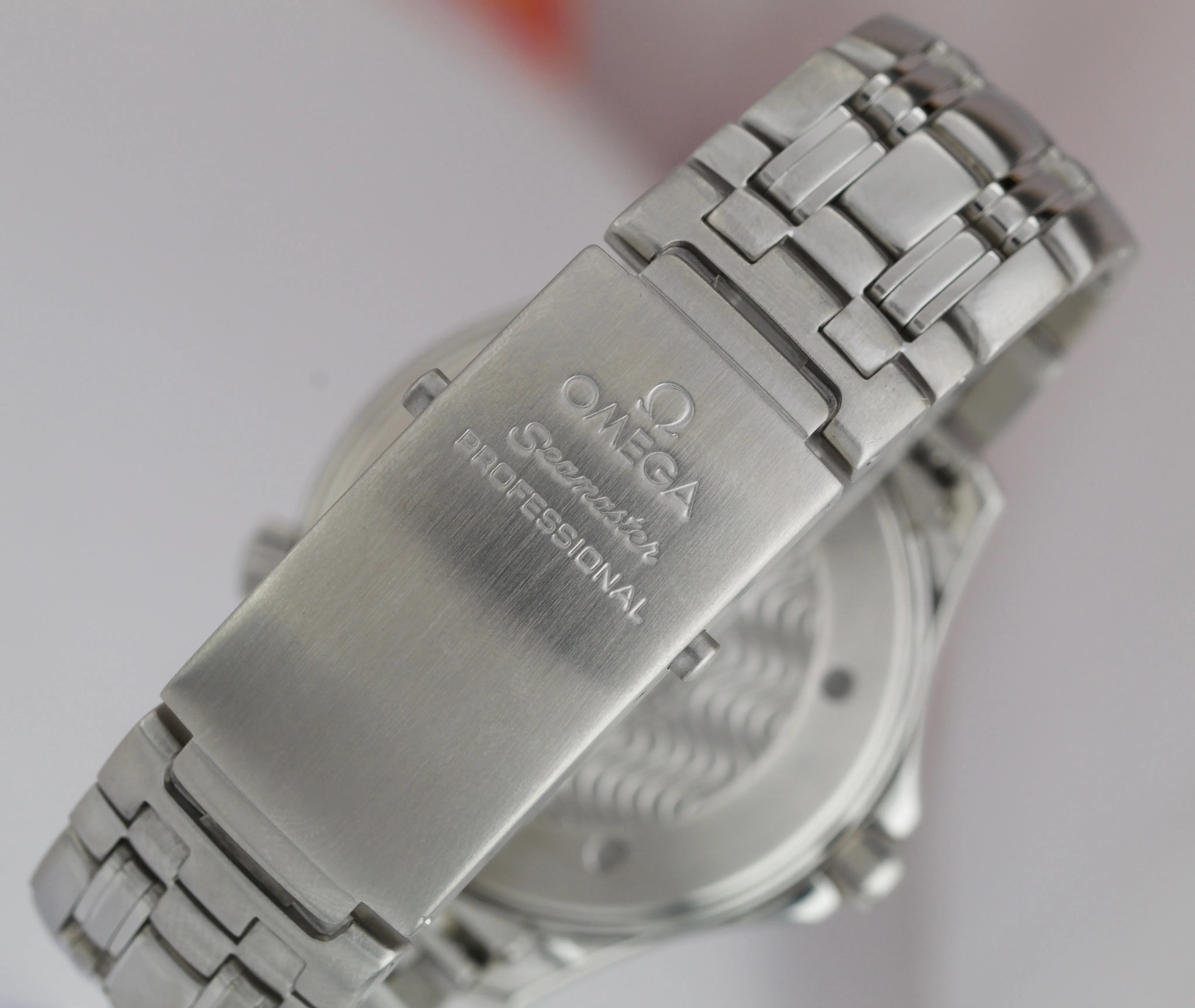 Omega Seamaster Professional 300M 2541.80 Blue Wave BOND Quartz 41mm Watch