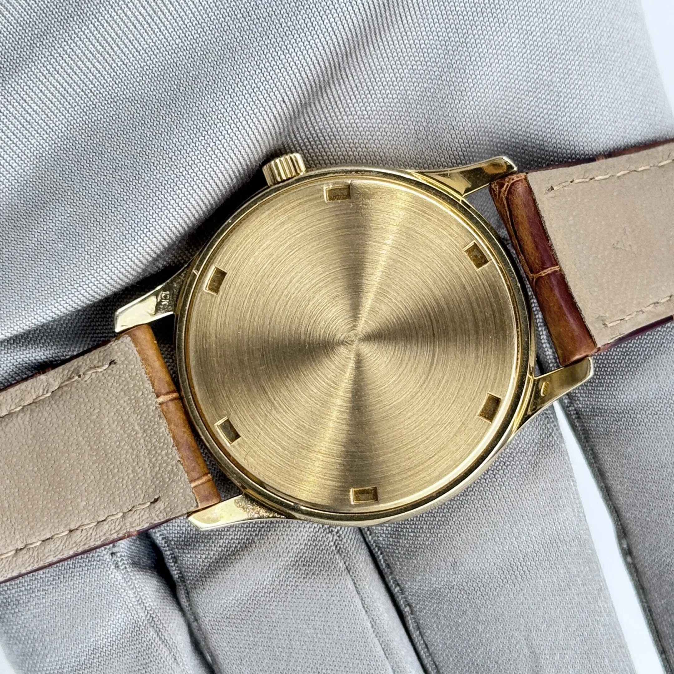 PP Luxury Watches Calatrava 3998 Yellow Gold Cream Dial Alligator Strap (1997)