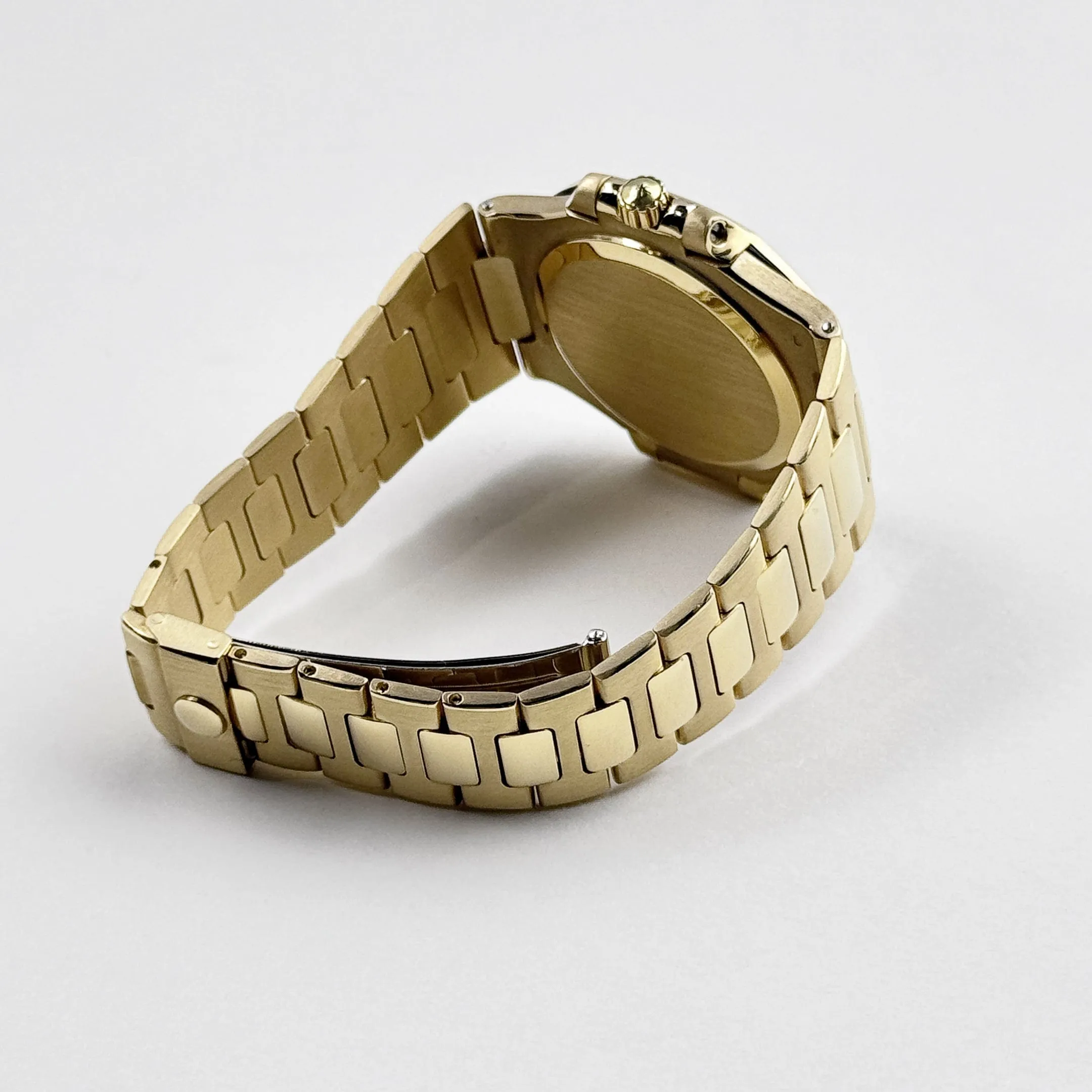 PP Luxury Watches Nautilus 3800/1 Yellow Gold Blue Dial (1983)