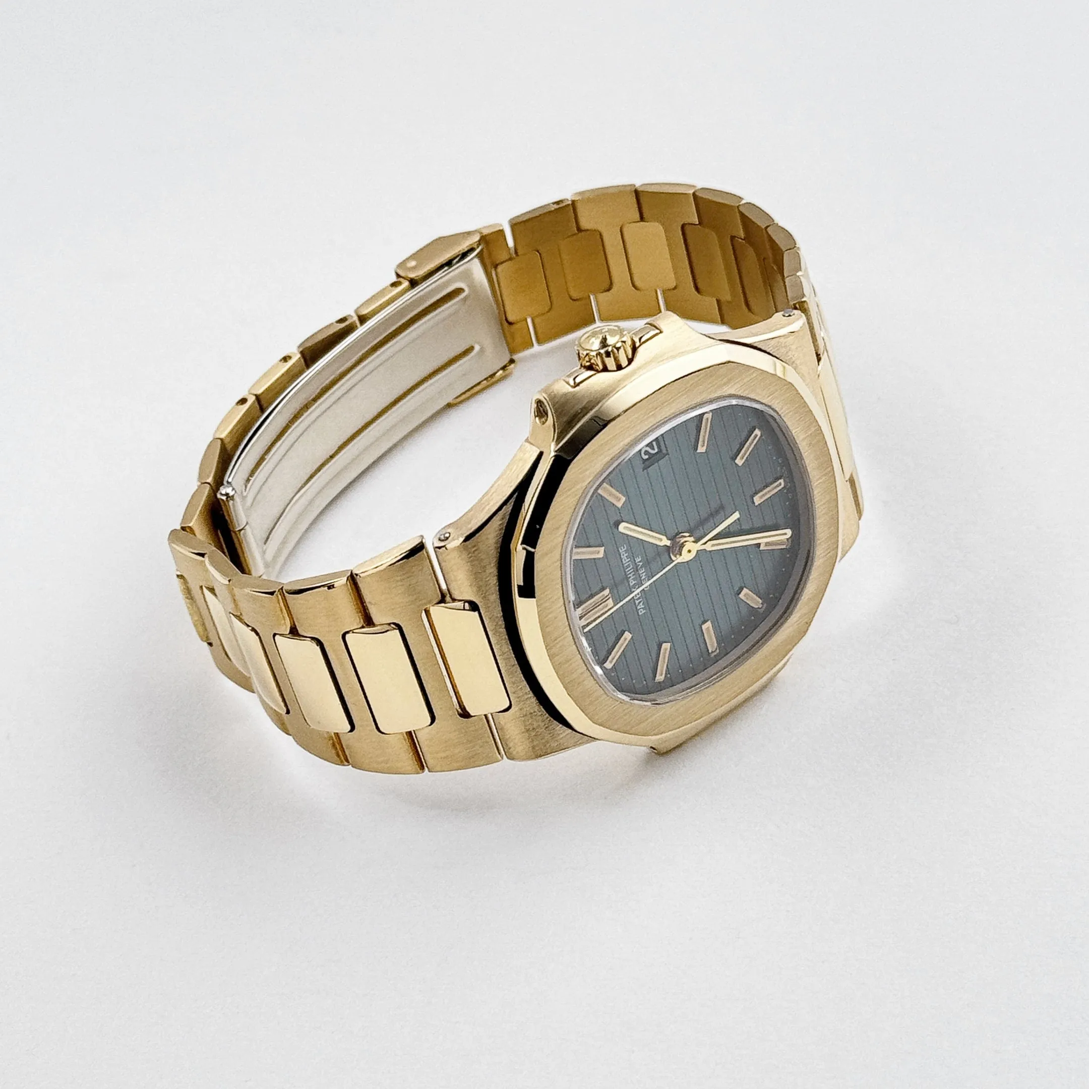 PP Luxury Watches Nautilus 3800/1 Yellow Gold Blue Dial (1983)