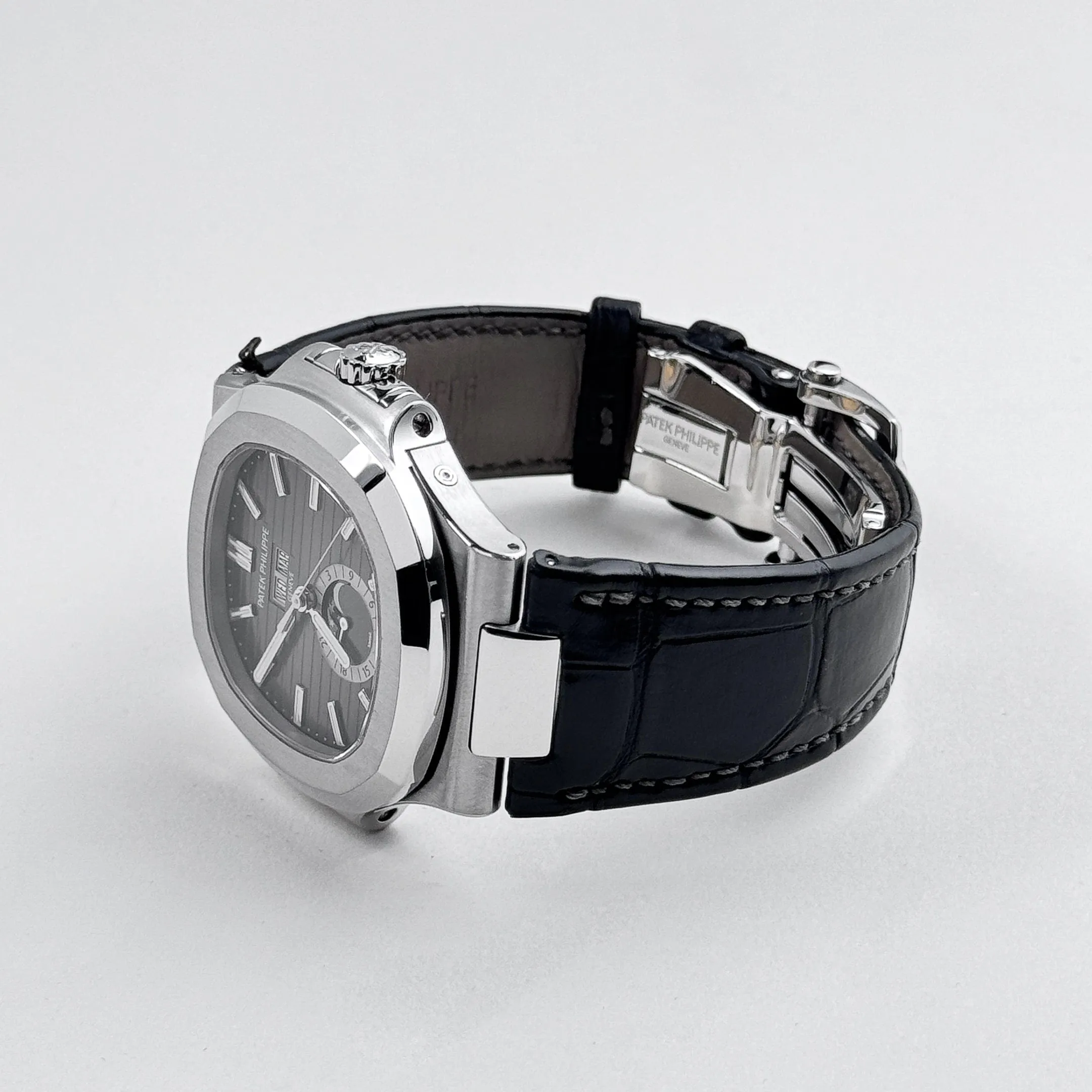 PP Luxury Watches Nautilus 5726A-001 Annual Calendar Moon Phases Stainless Steel Black Dial (2016)