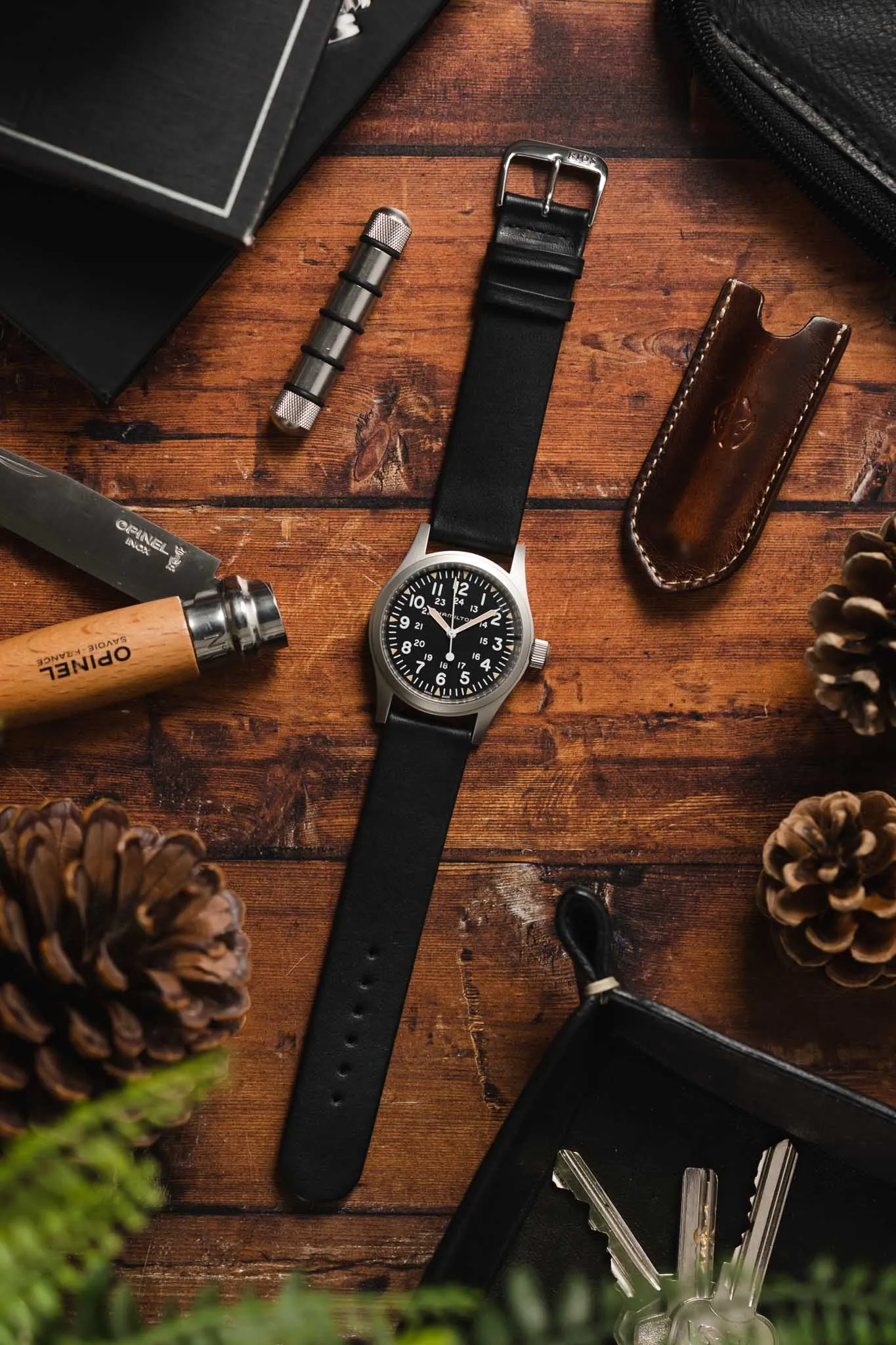 RIOS1931 CLASSIC Low-Profile Leather Watch Strap in BLACK