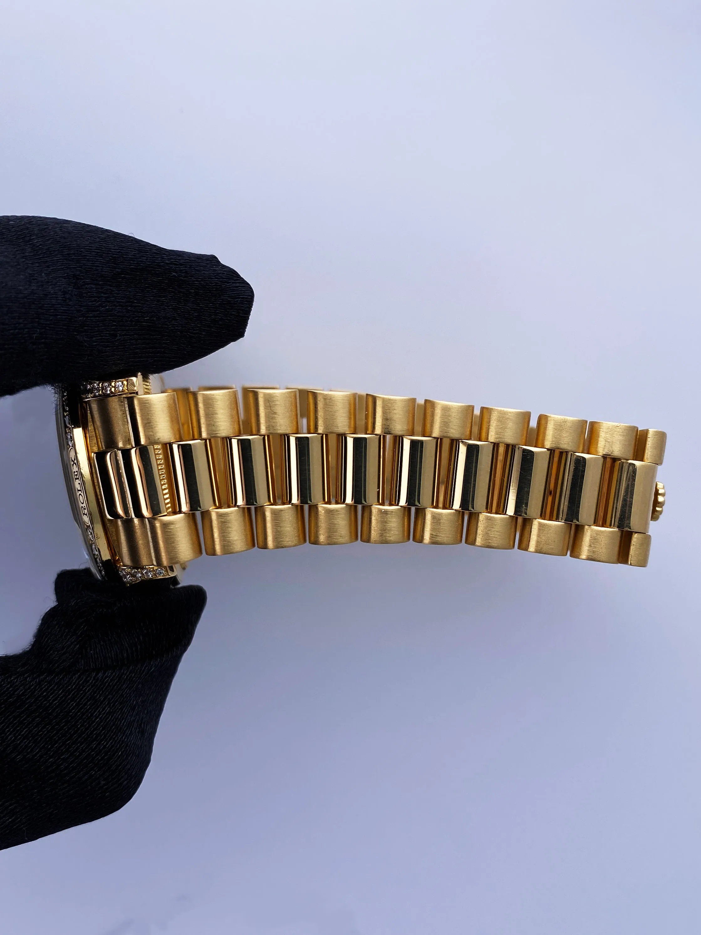 Rolex Day Date 18138 Diamond Dial 18K Yellow Gold Mens Watch