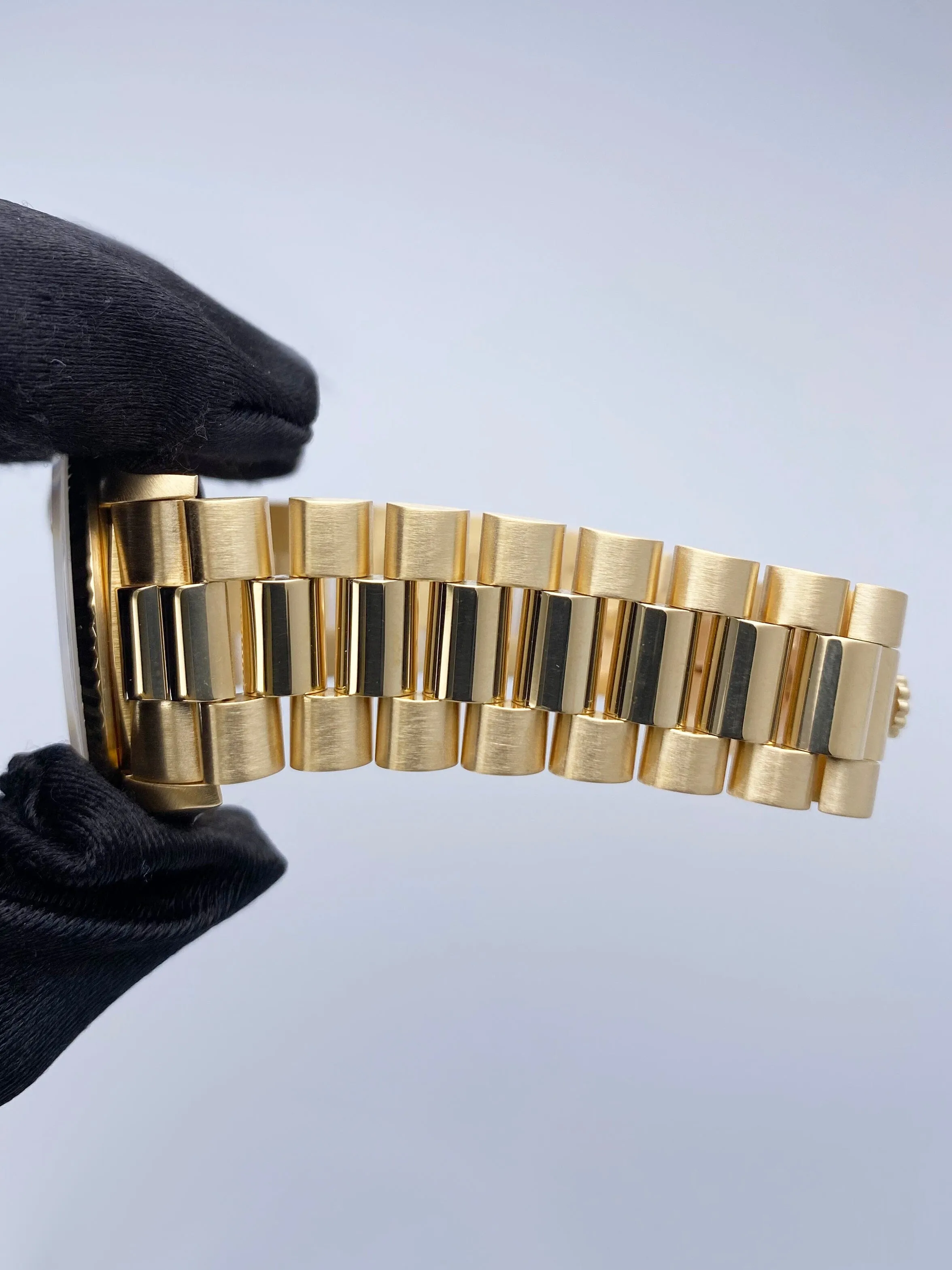 Rolex Day Date 18238 18K Yellow Gold Mens Watch