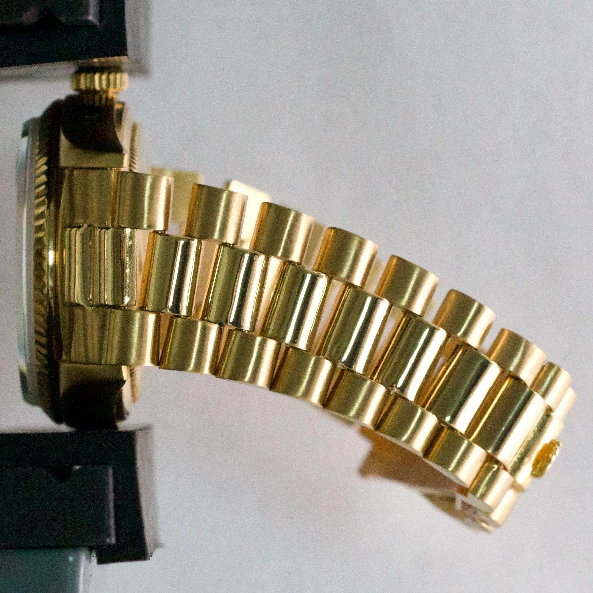 Rolex Day-Date President 36mm CHAMPAGNE 18K Yellow Gold Fluted Watch 18038