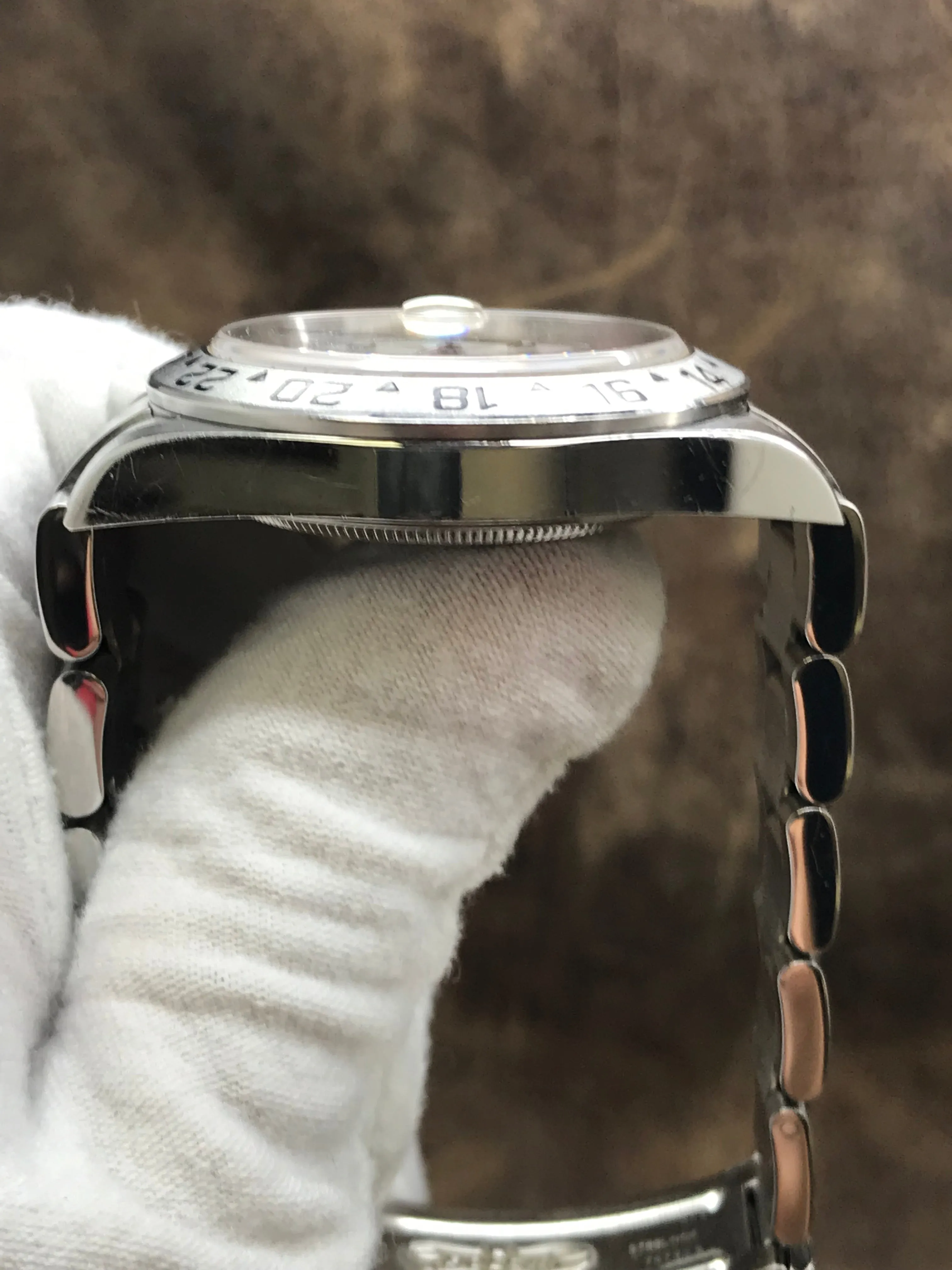 Rolex Explorer II Polar 16570 NO holes White Dial Automatic  Men's Watch