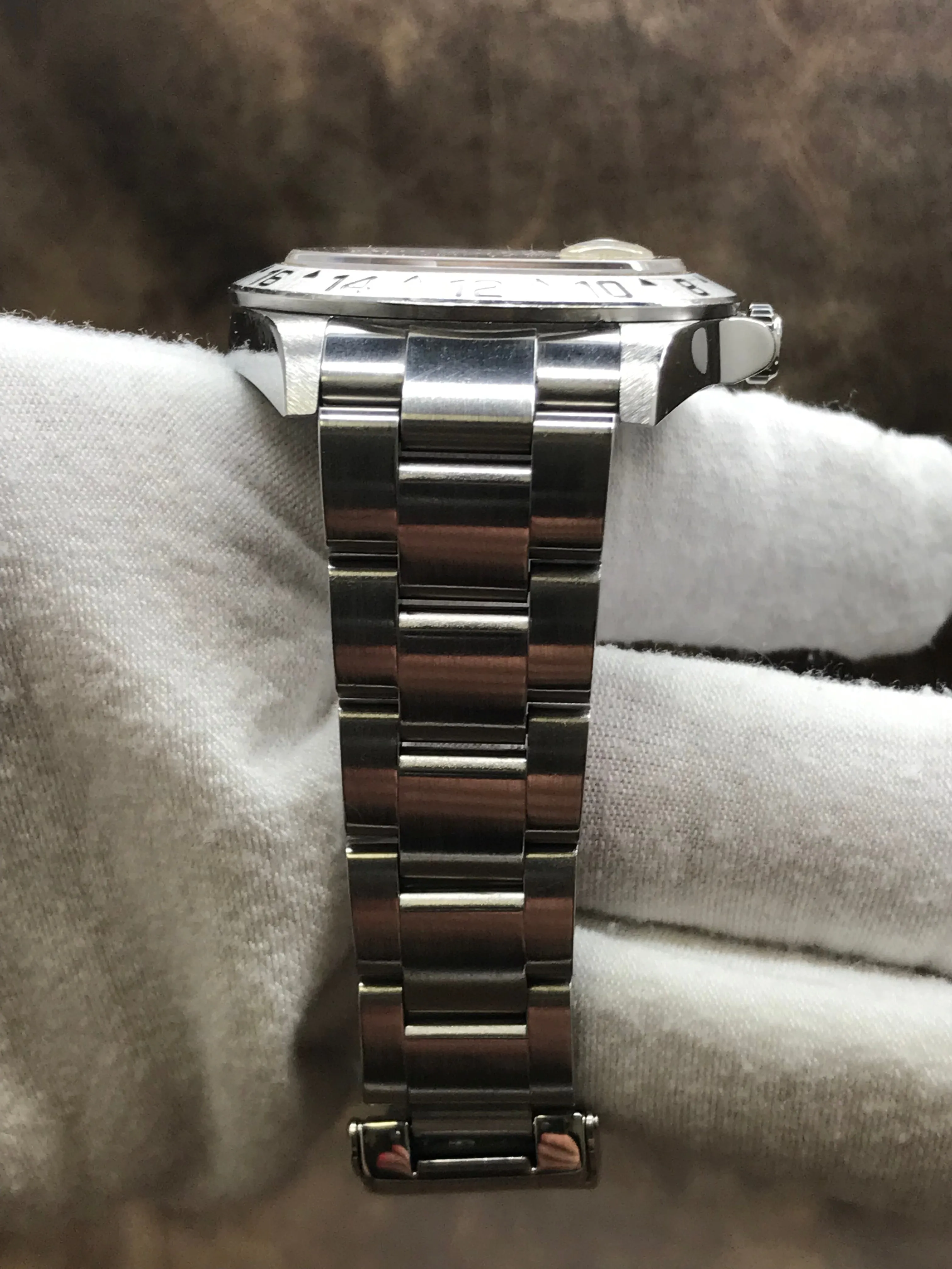 Rolex Explorer II Polar 16570 NO holes White Dial Automatic  Men's Watch