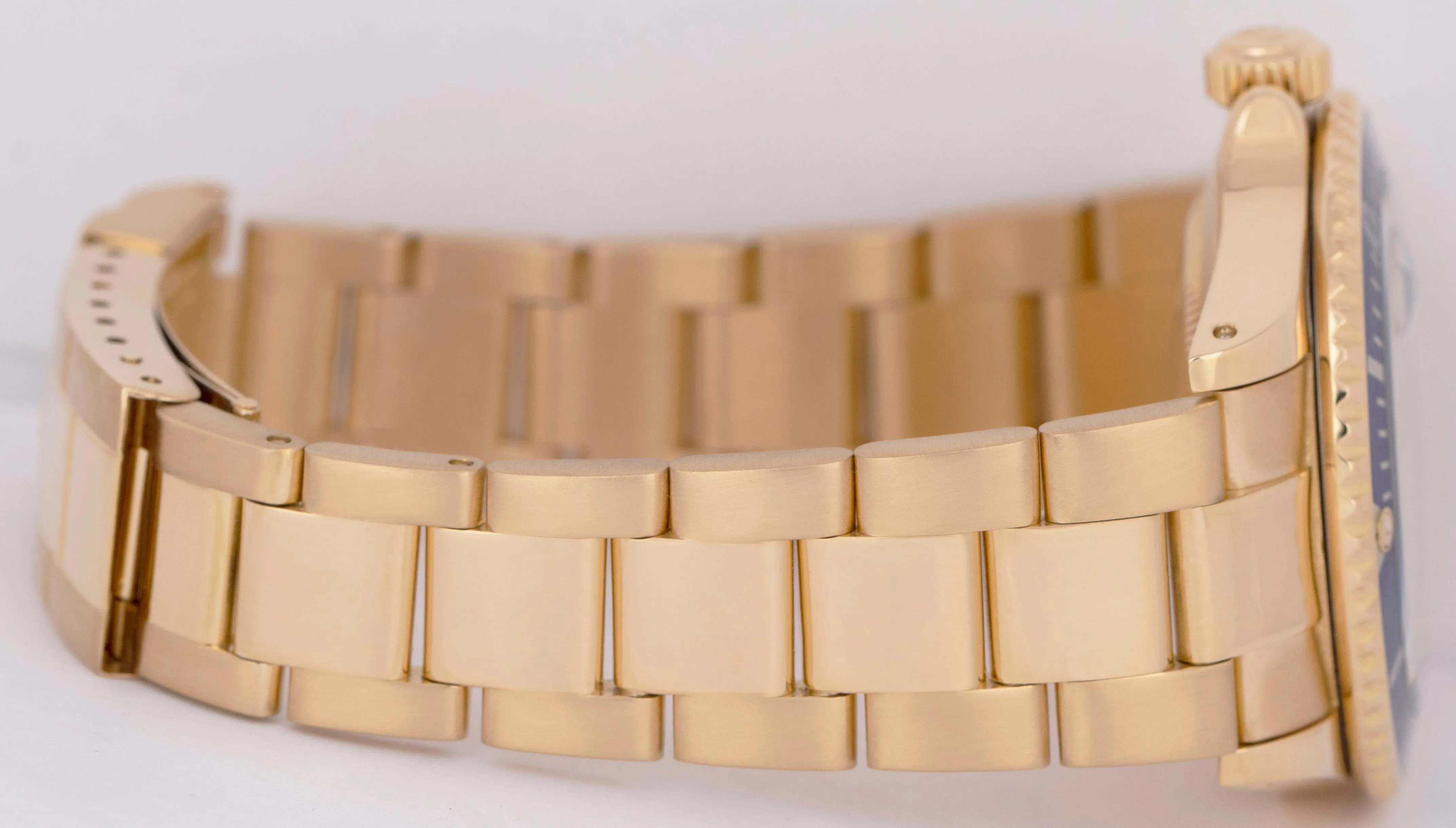 Rolex Submariner Date Serti 18K Yellow Gold 40mm Oyster Automatic 16618 Watch