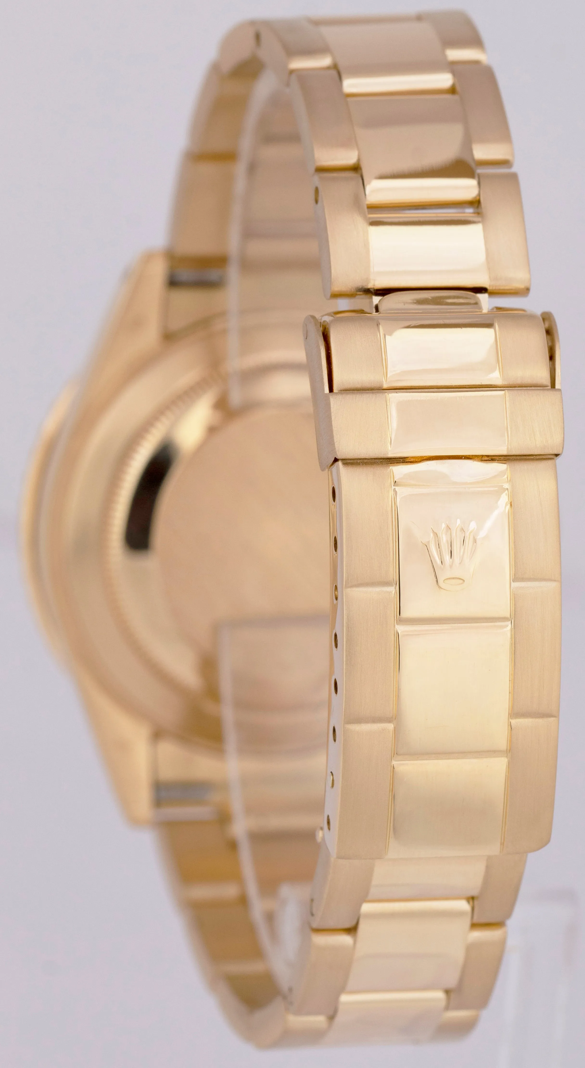 Rolex Submariner Date Serti 18K Yellow Gold 40mm Oyster Automatic 16618 Watch