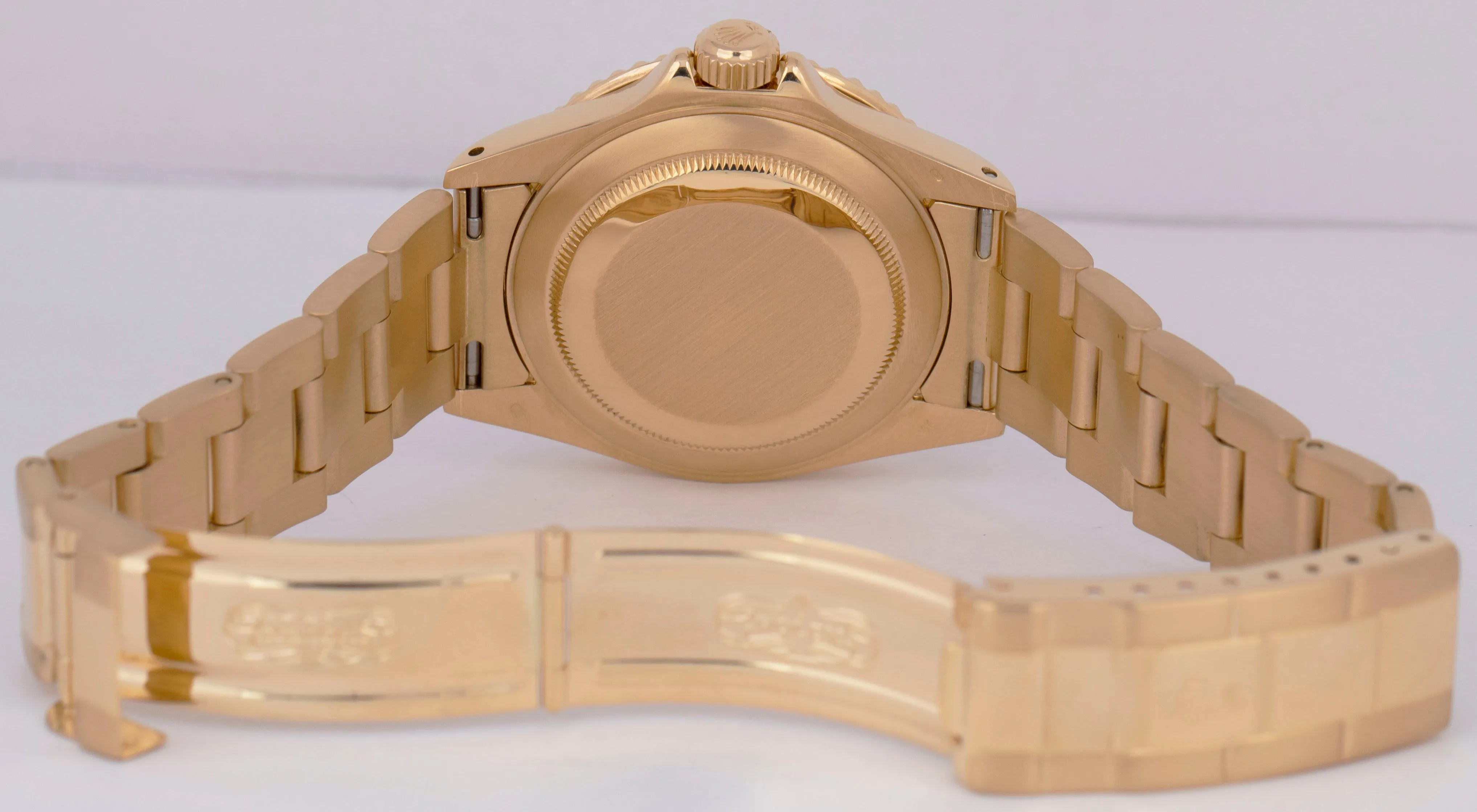 Rolex Submariner Date Serti 18K Yellow Gold 40mm Oyster Automatic 16618 Watch