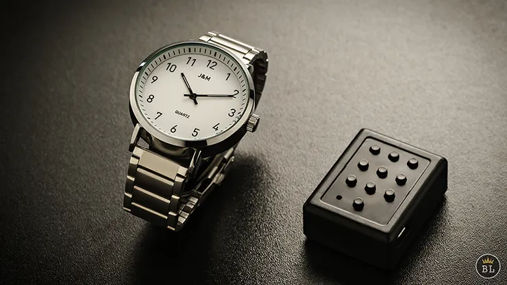 The Watch - Chrome Classic (Gimmicks and Online Instructions) by Joao Miranda